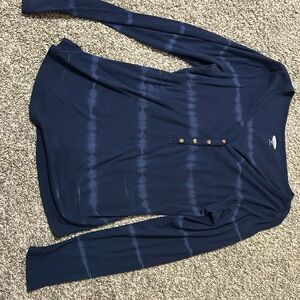 Old Navy slim fit long sleeve, size medium